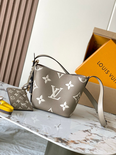 Louis Vuitton M13045 elephant gray